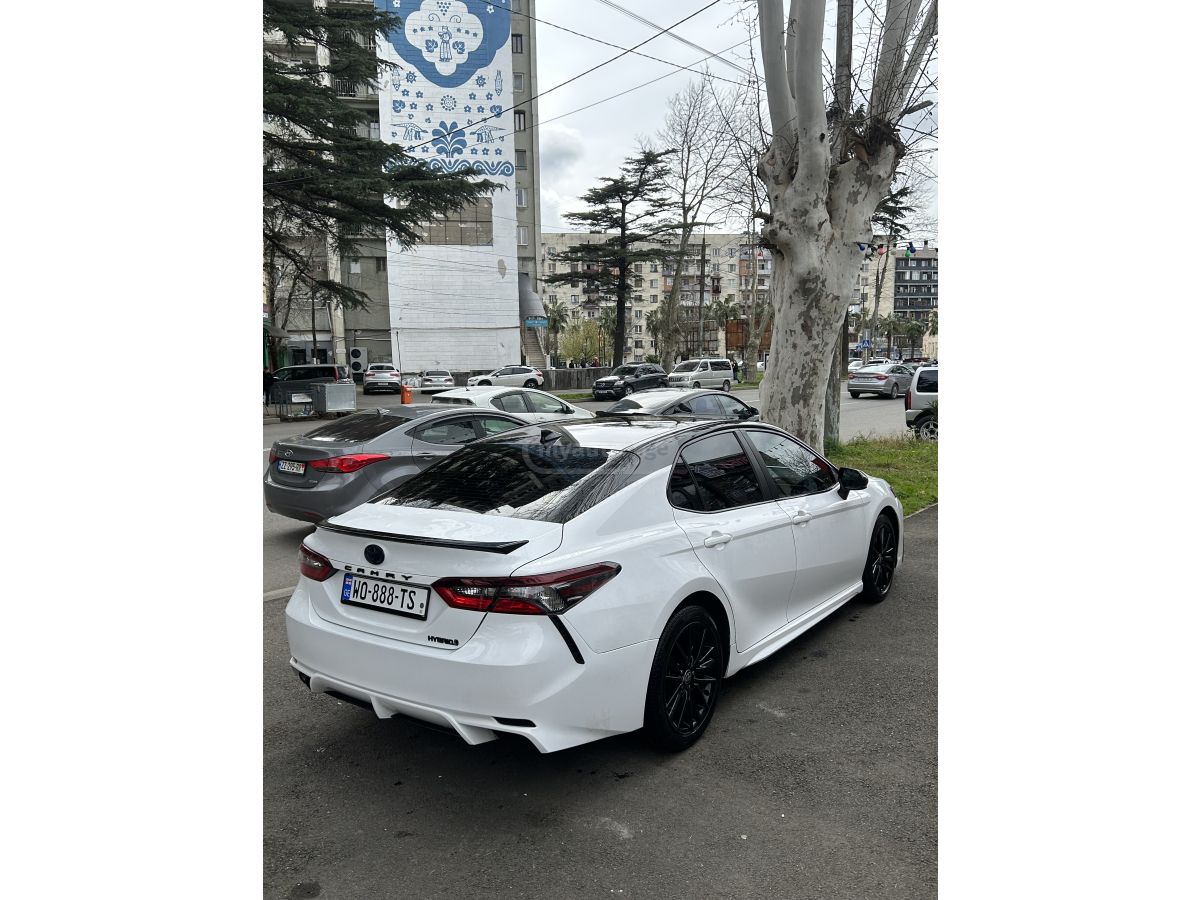 Toyota Camry - фото 3