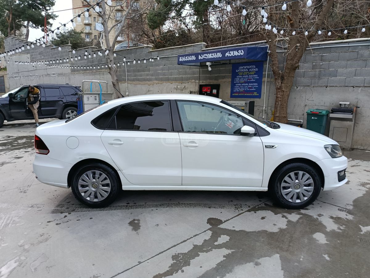 Volkswagen Jetta - фото 3