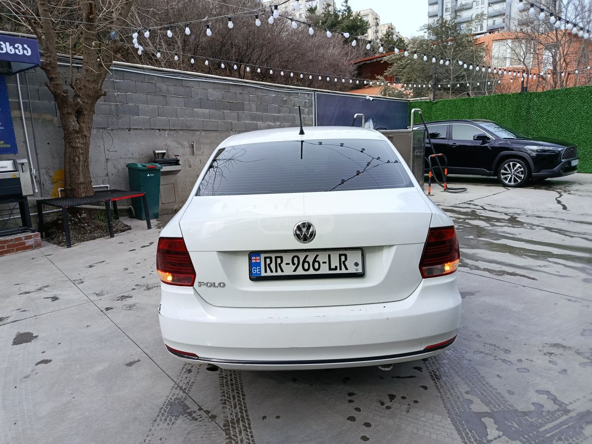 Volkswagen Jetta - фото 4