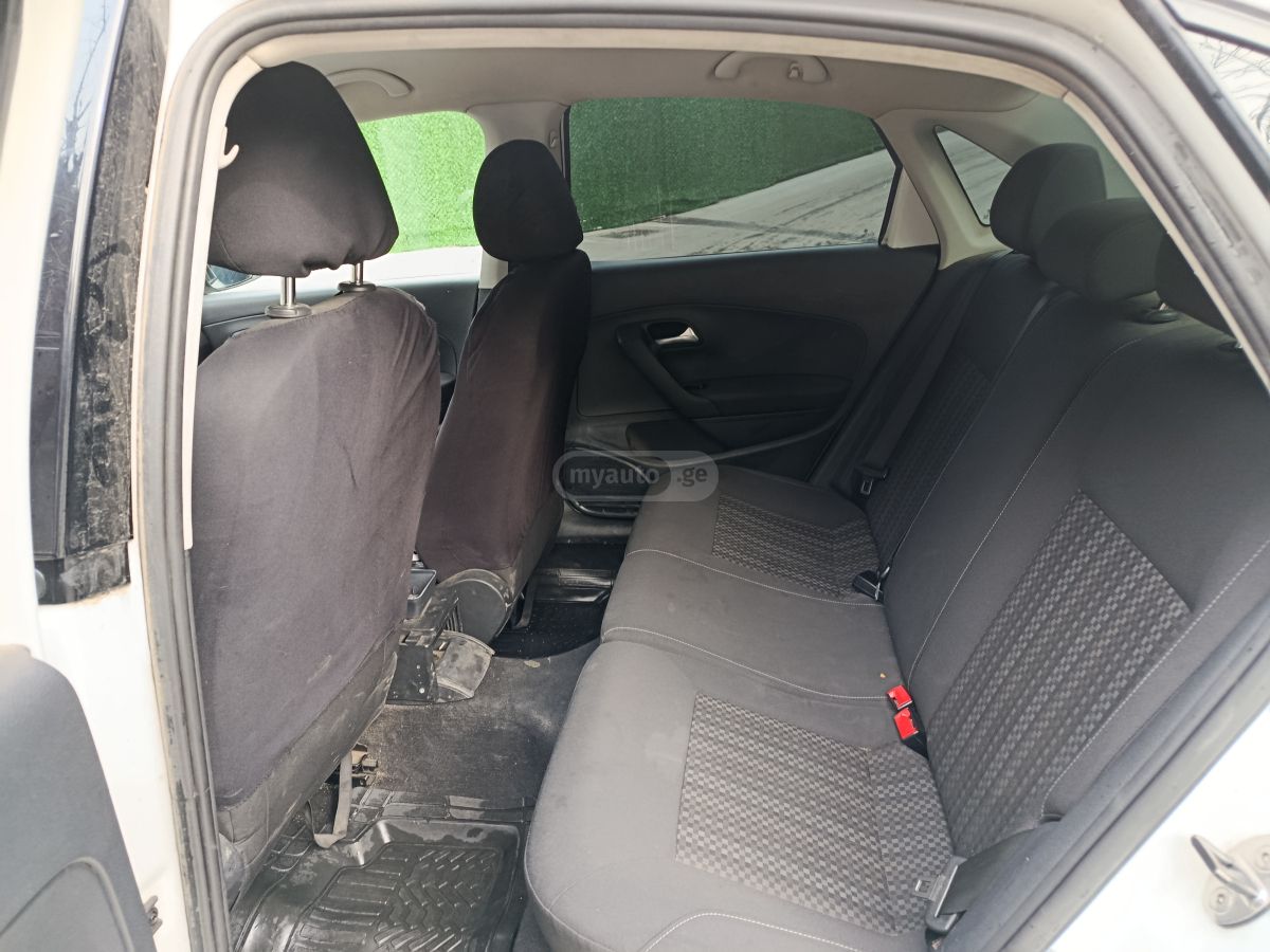 Volkswagen Jetta - фото 5