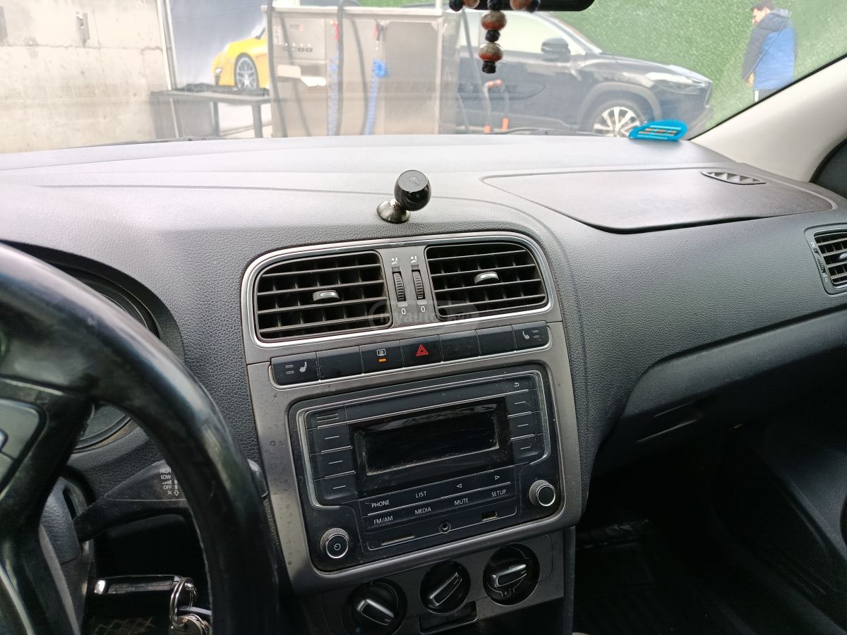 Volkswagen Jetta - фото 7