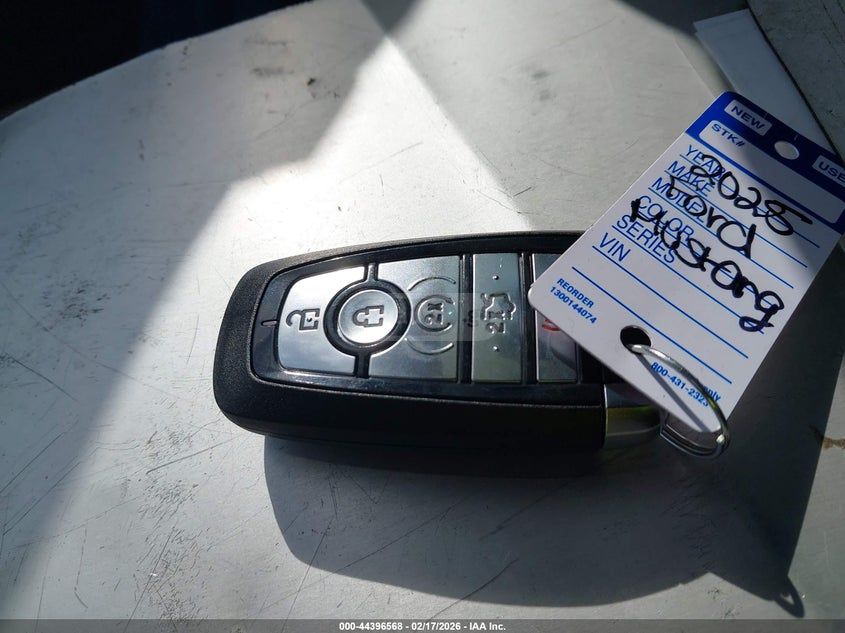 Ford Mustang 2025 — миниатюра 11