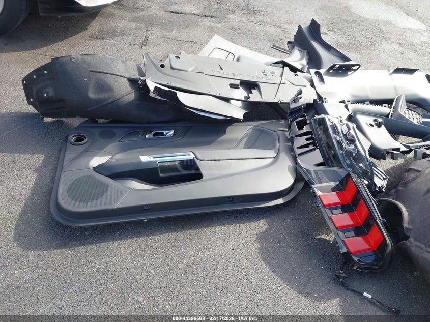 Ford Mustang 2025 — миниатюра 12