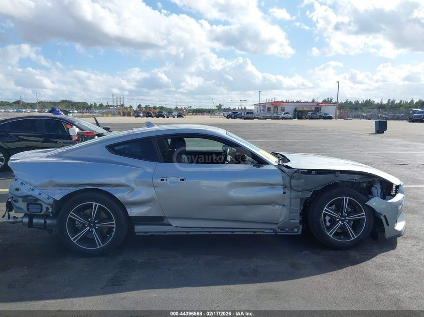 Ford Mustang 2025 — миниатюра 14