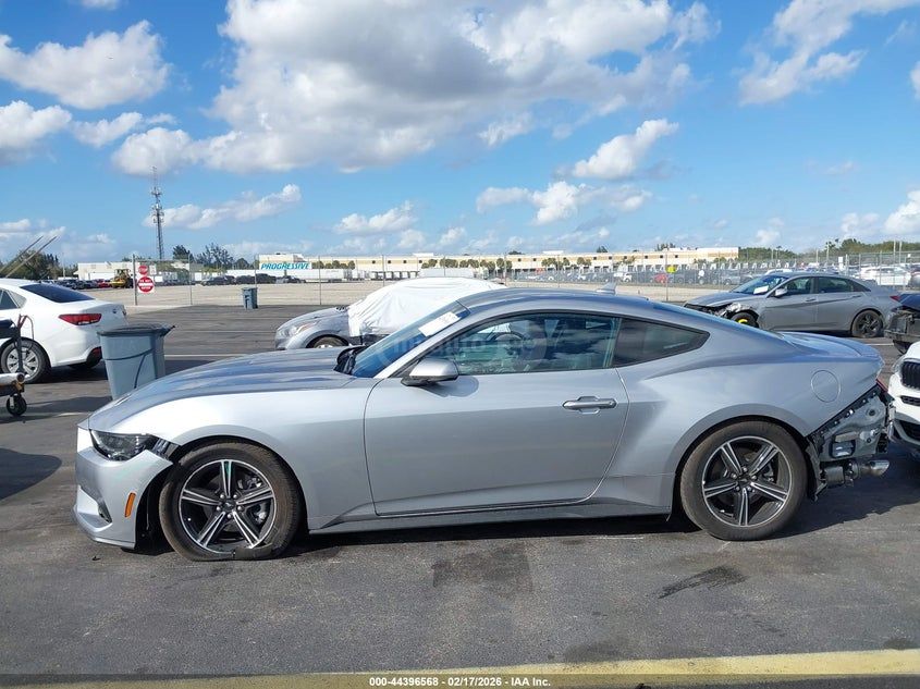 Ford Mustang 2025 — миниатюра 15