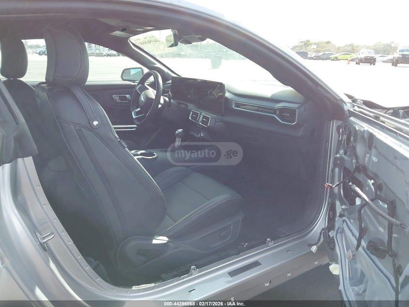 Ford Mustang 2025 — миниатюра 5