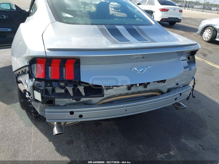 Ford Mustang 2025 — миниатюра 6