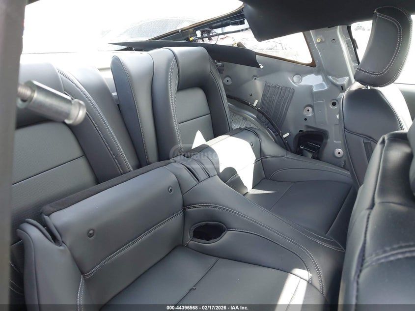 Ford Mustang 2025 — миниатюра 8