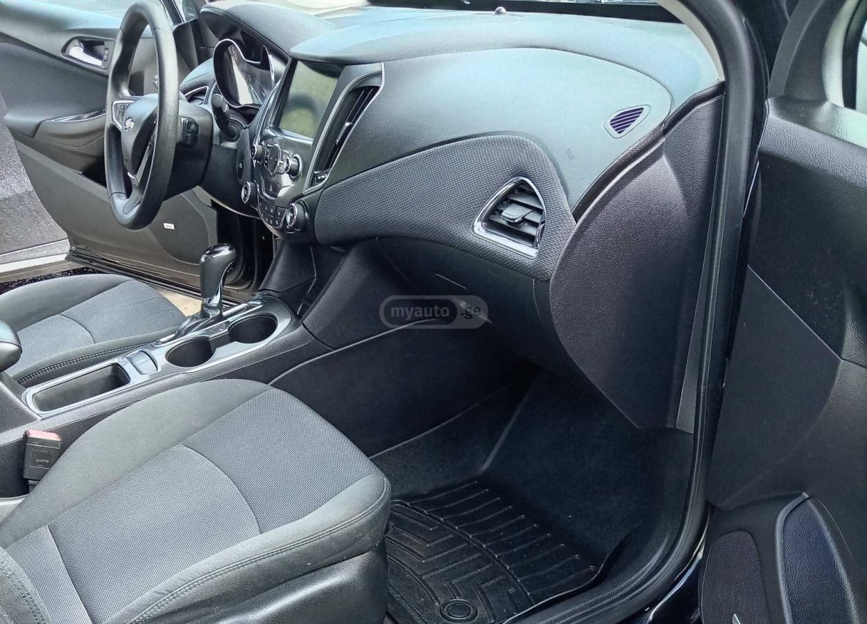 Chevrolet Cruze - фото 6