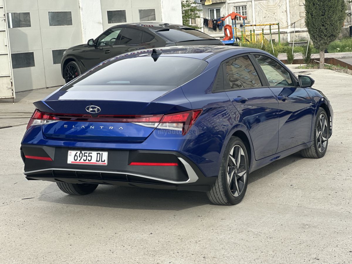 Hyundai Elantra - фото 3