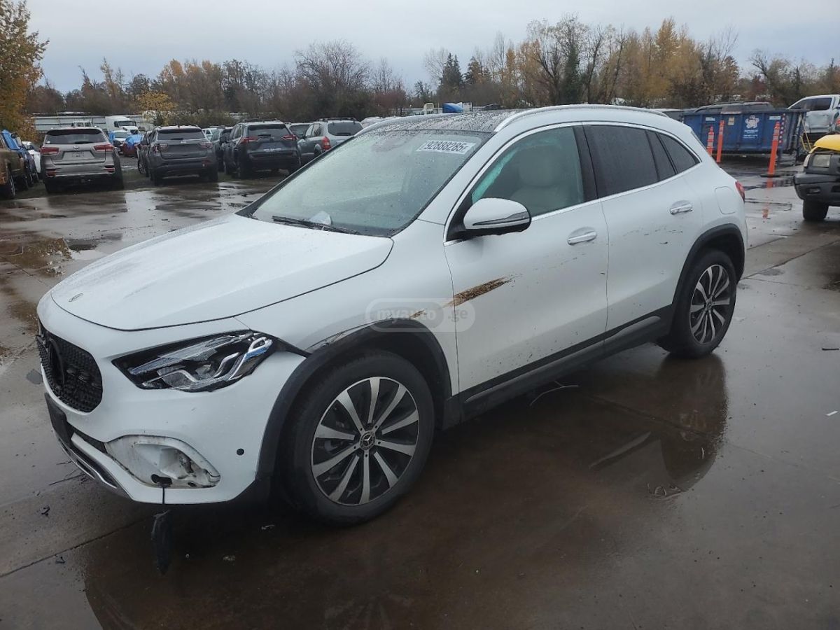 Mercedes-Benz GLA 250 - фото 1