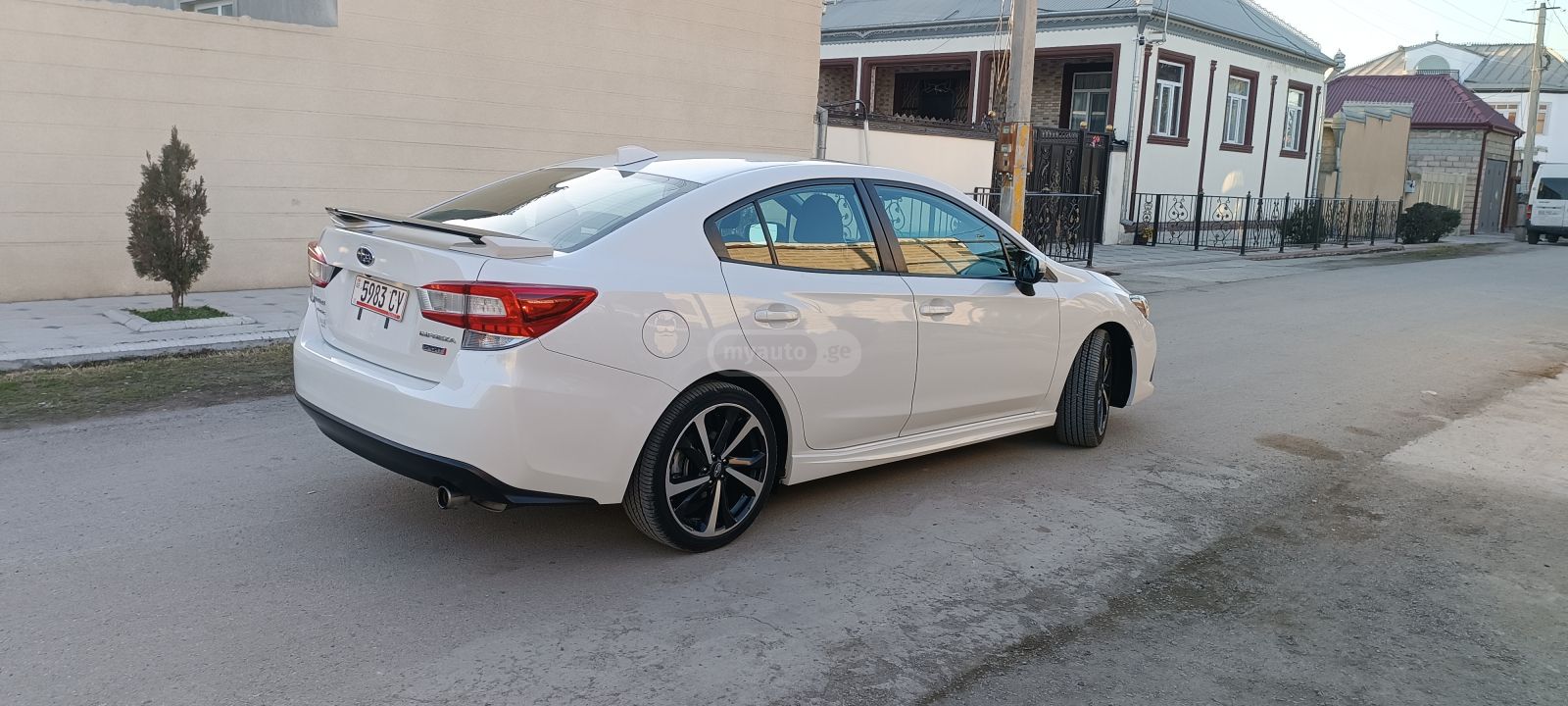Subaru Sport 4dr All-Wheel Drive Seda — миниатюра 4