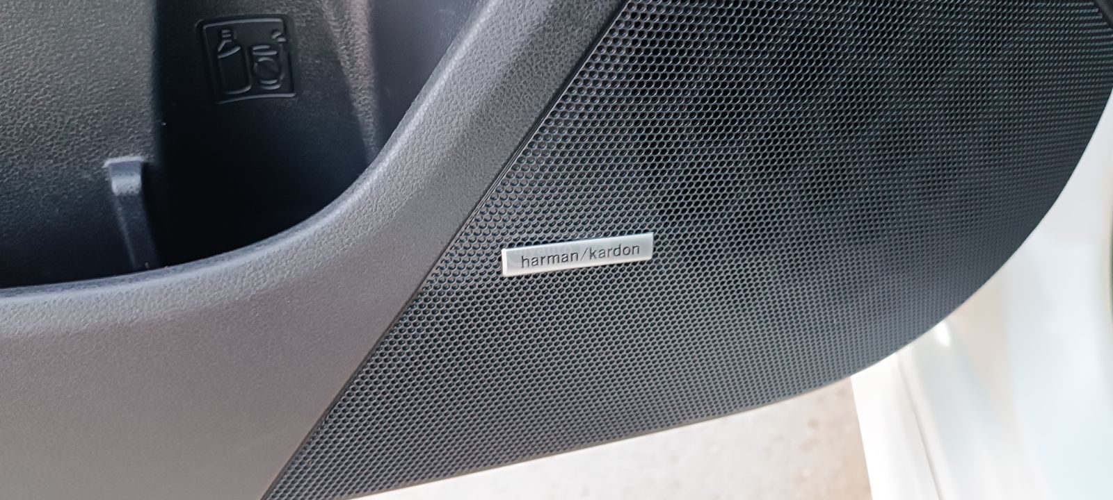 Subaru Sport 4dr All-Wheel Drive Seda — миниатюра 7