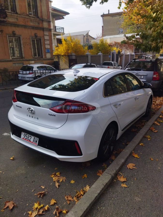 Hyundai Ioniq - фото 5