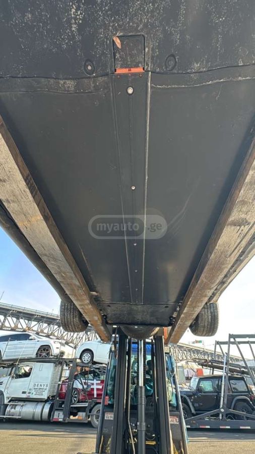 Tesla Model 3 - фото 13