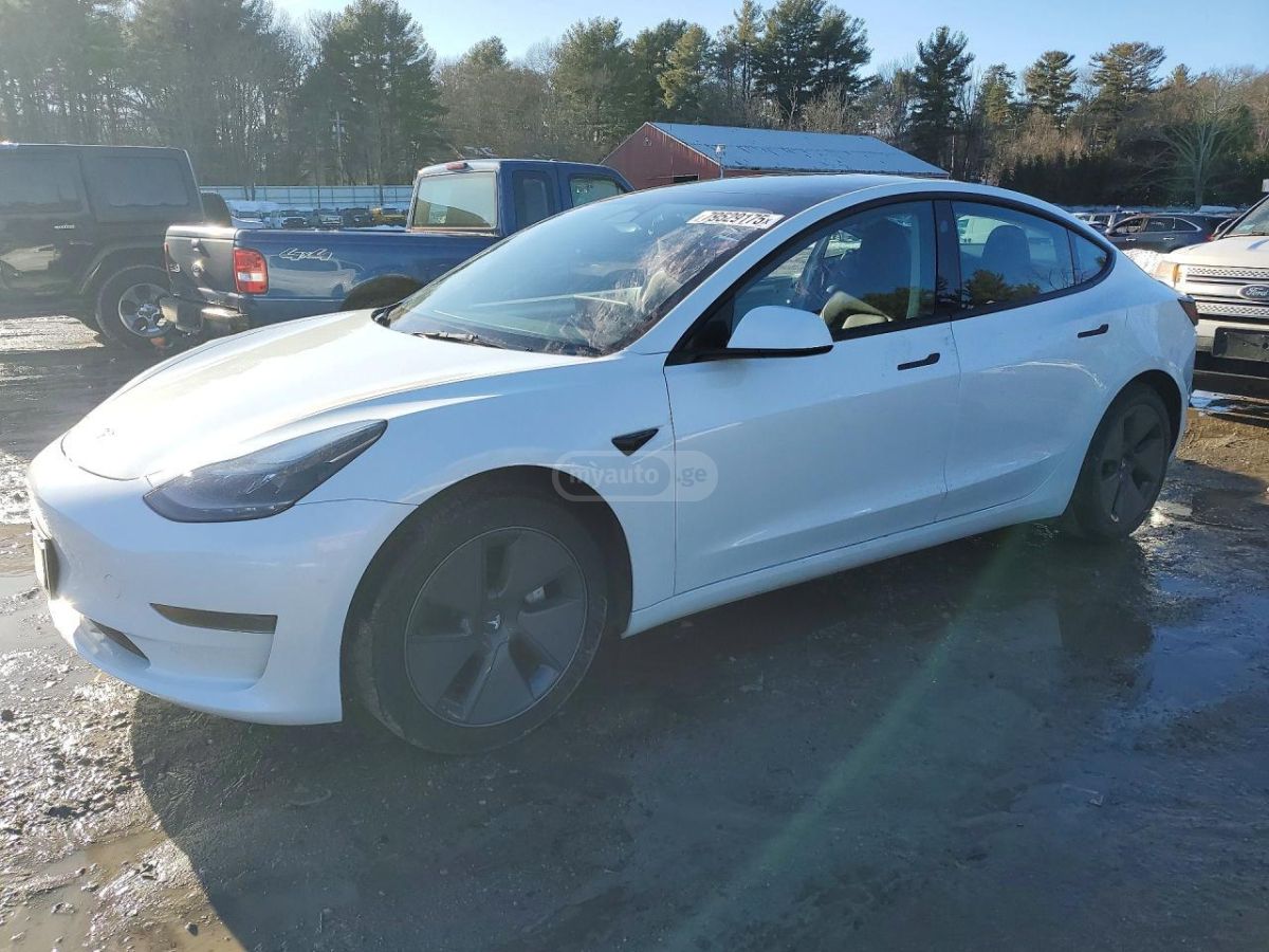 Tesla Model 3 - фото 2