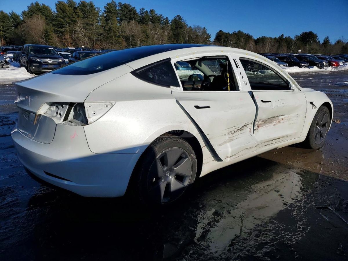 Tesla Model 3 - фото 4