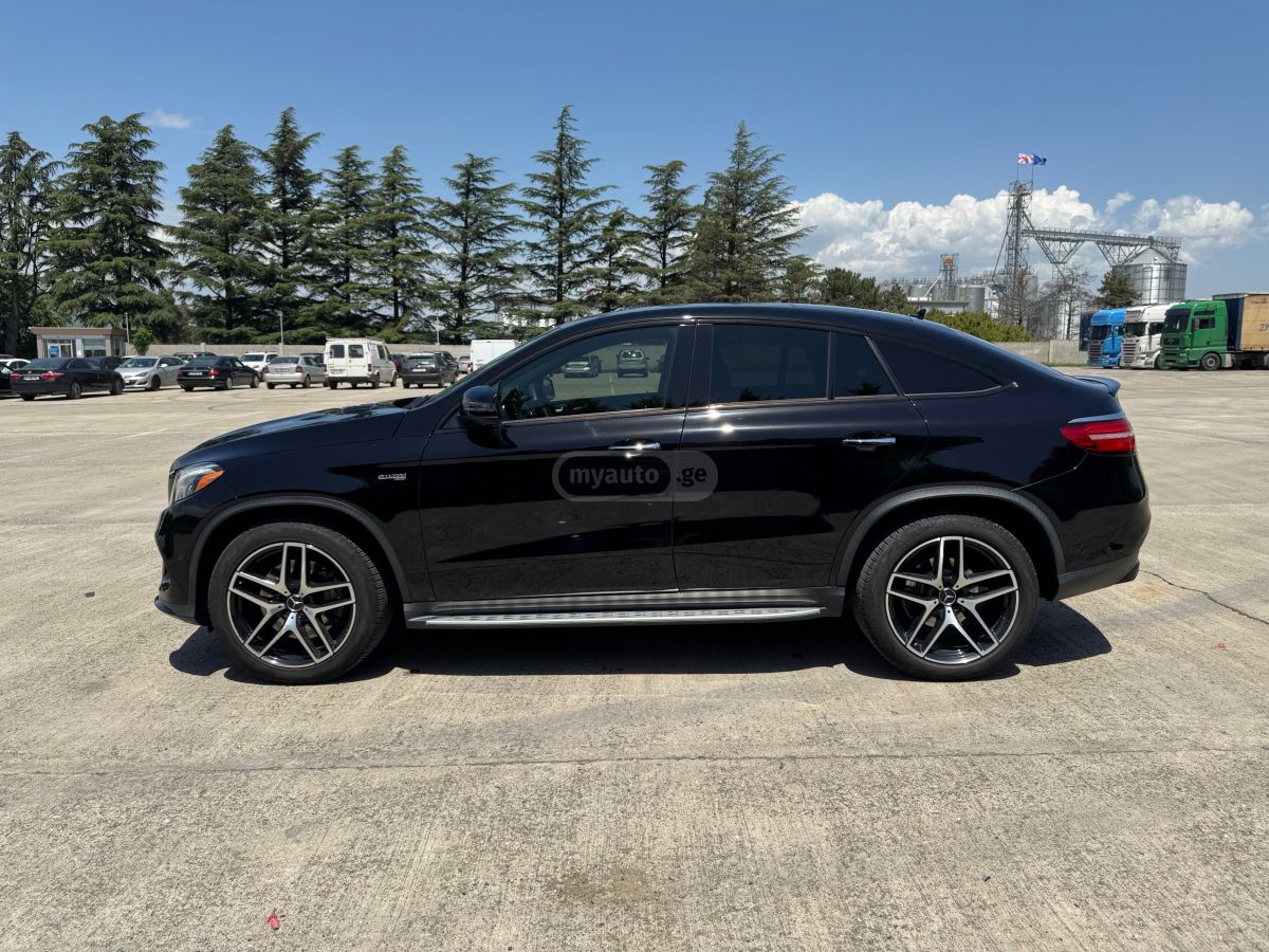 Mercedes-Benz GLE 43 AMG - фото 3