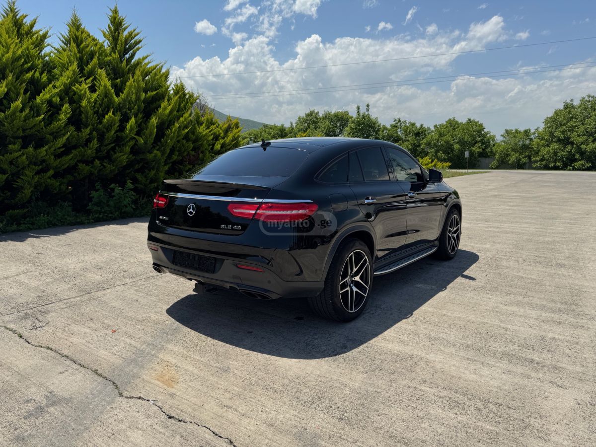 Mercedes-Benz GLE 43 AMG - фото 6