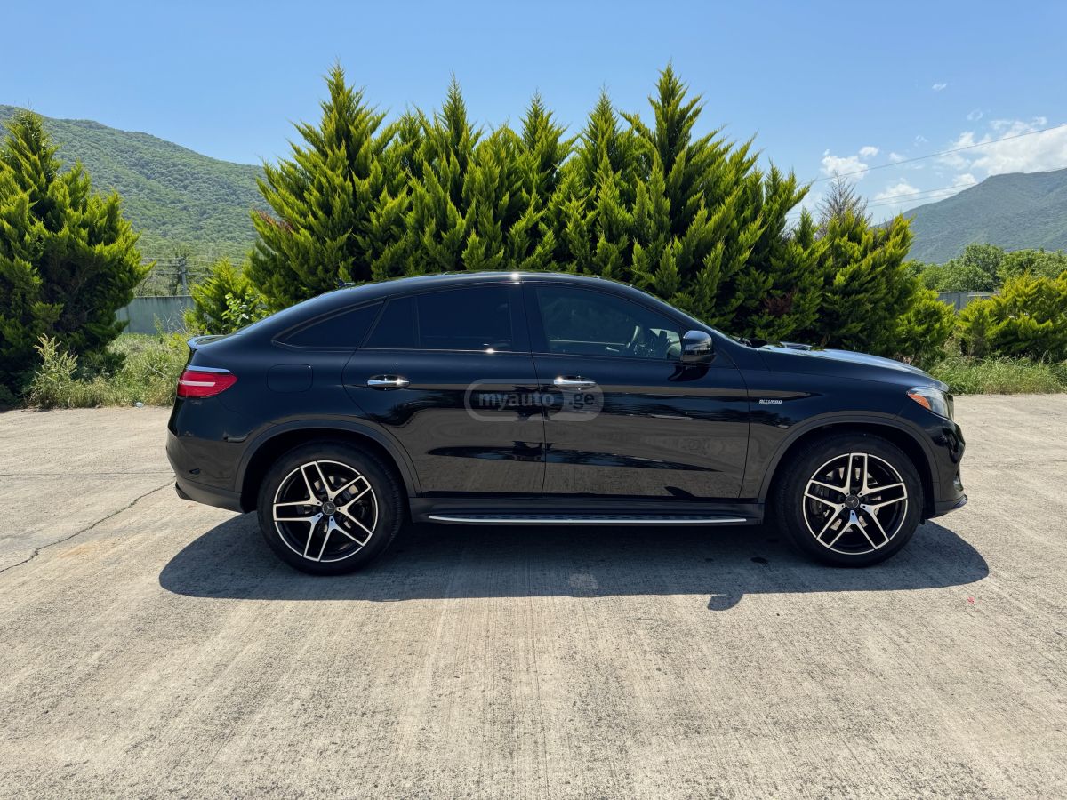 Mercedes-Benz GLE 43 AMG - фото 7