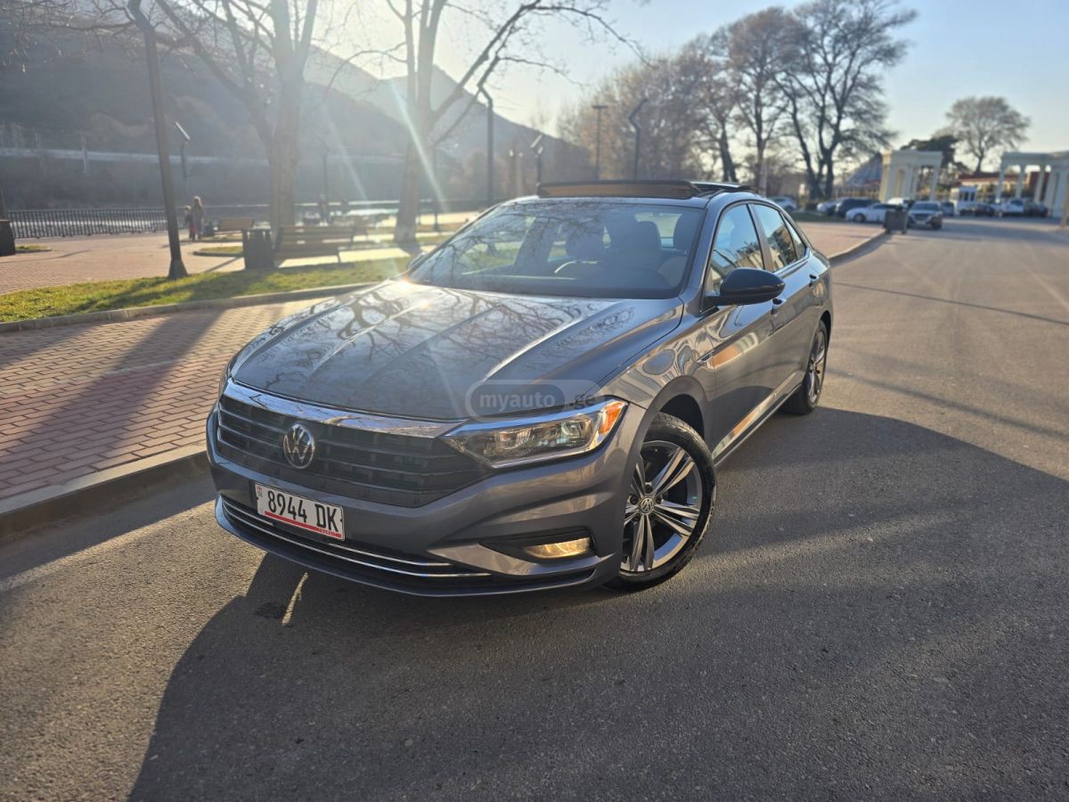 Volkswagen Jetta - фото 1