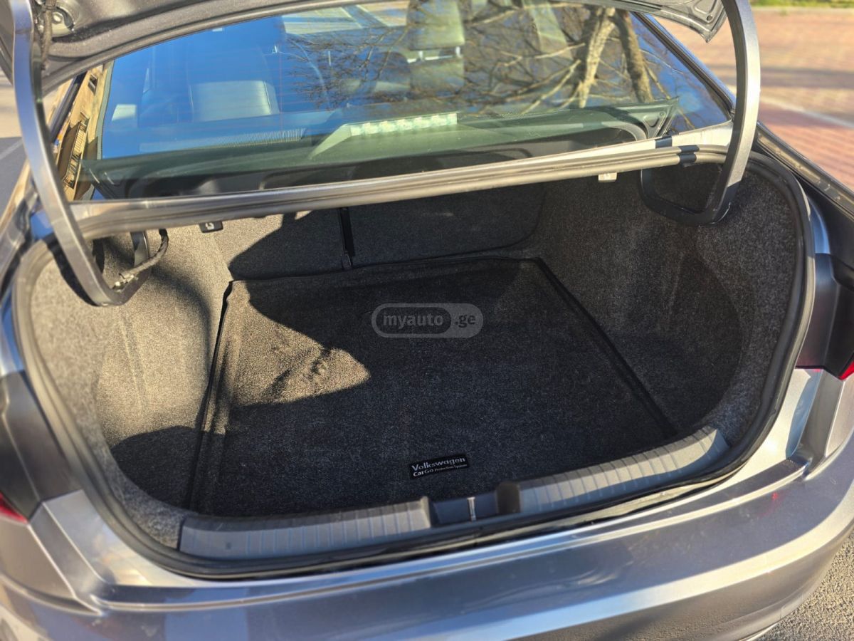 Volkswagen Jetta - фото 10