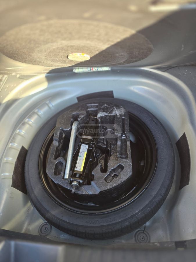 Volkswagen Jetta - фото 11