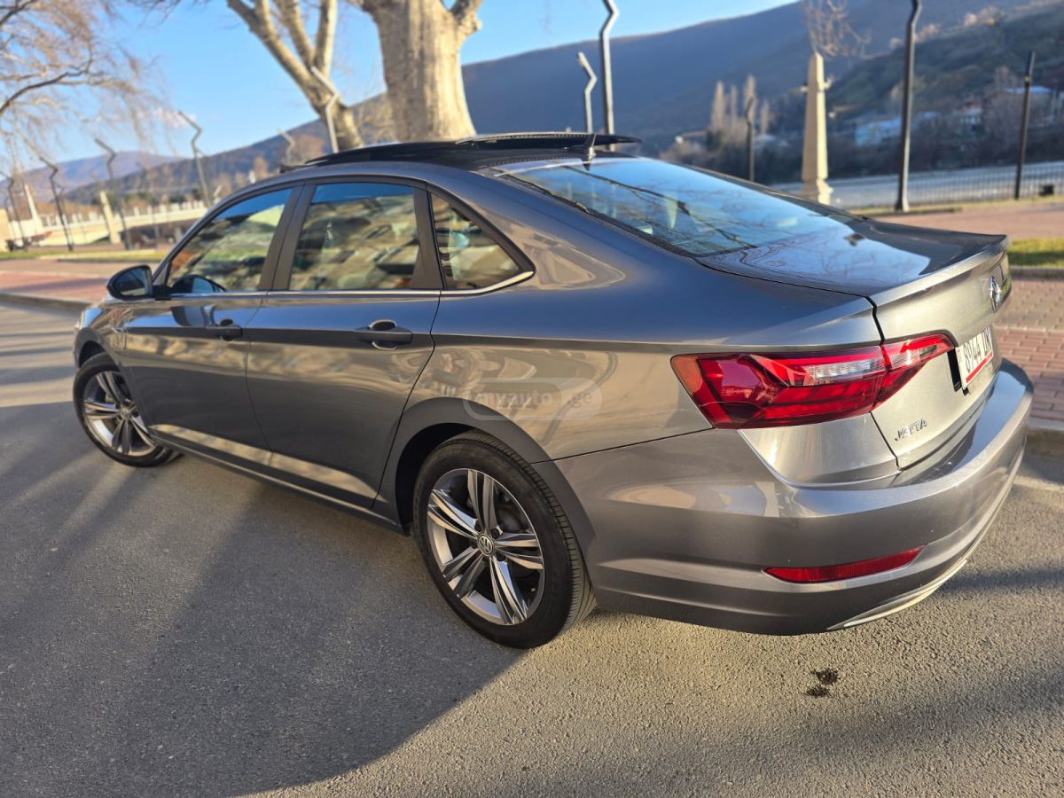 Volkswagen Jetta - фото 5