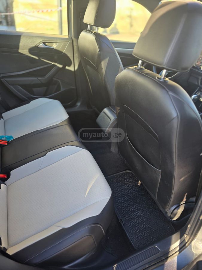 Volkswagen Jetta - фото 9