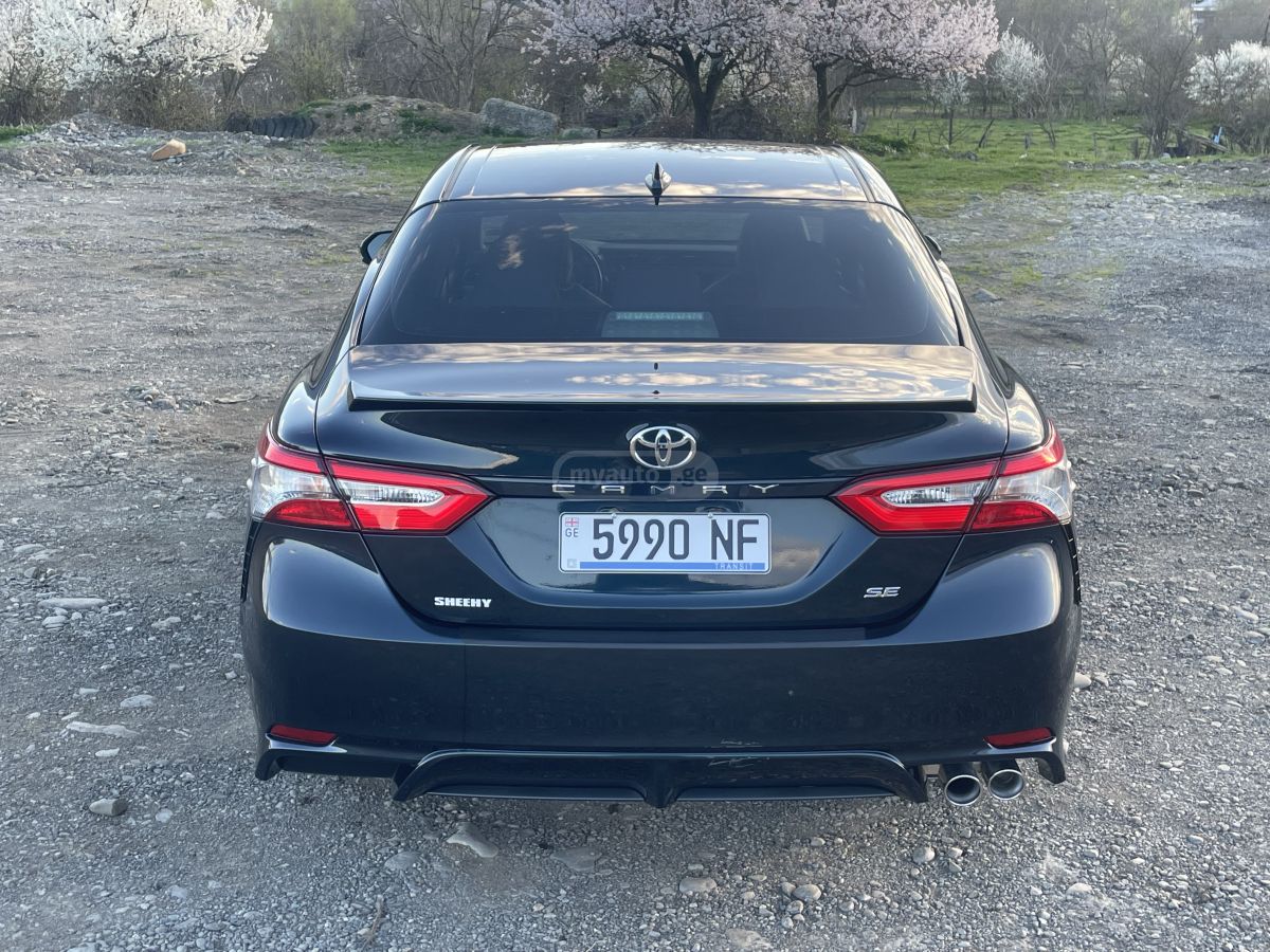 Toyota Camry - фото 3