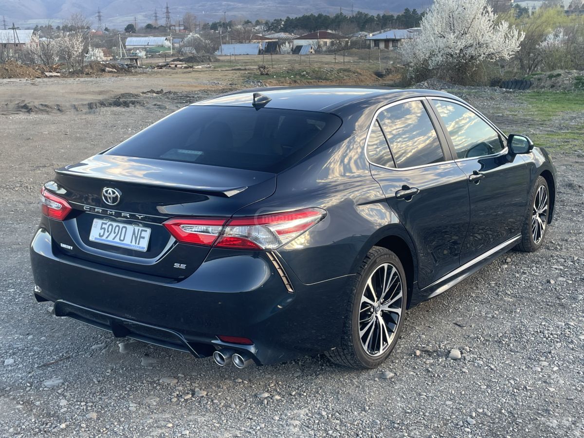 Toyota Camry - фото 4