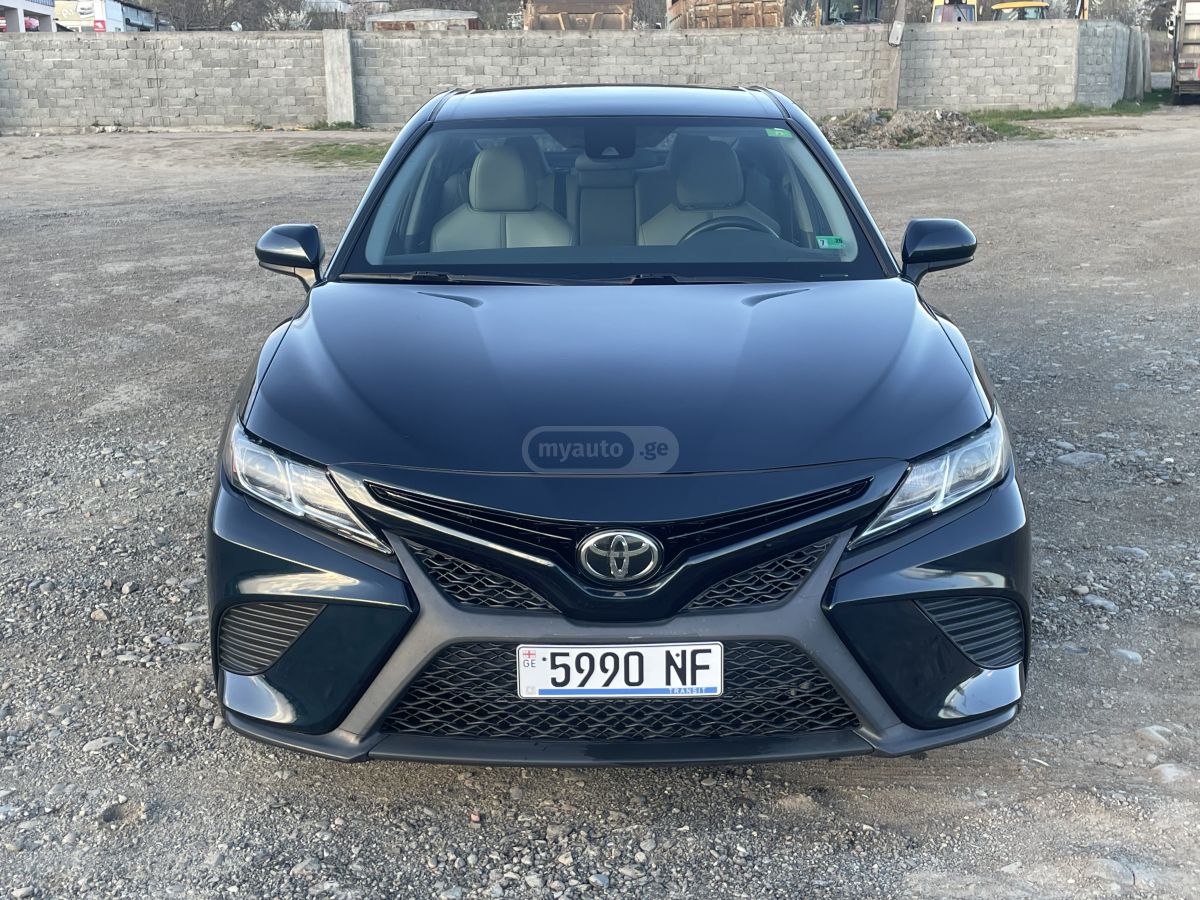 Toyota Camry - фото 6