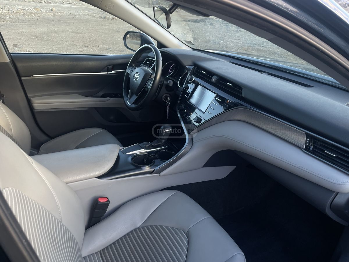 Toyota Camry - фото 8