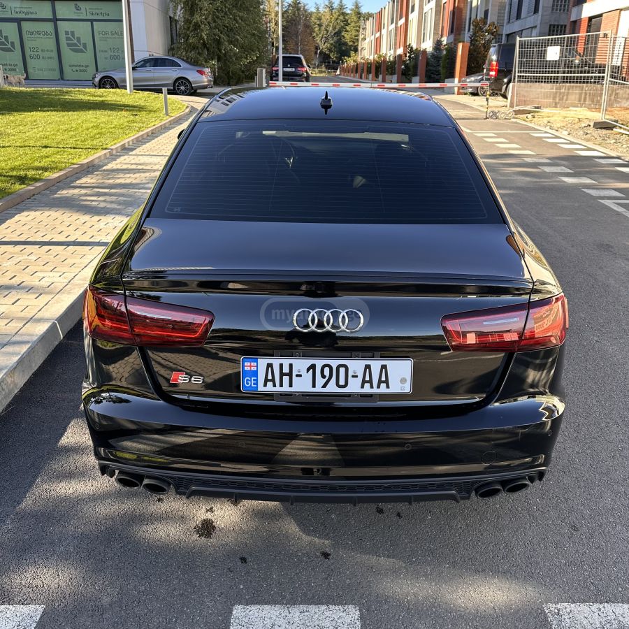 Audi S6 - фото 6