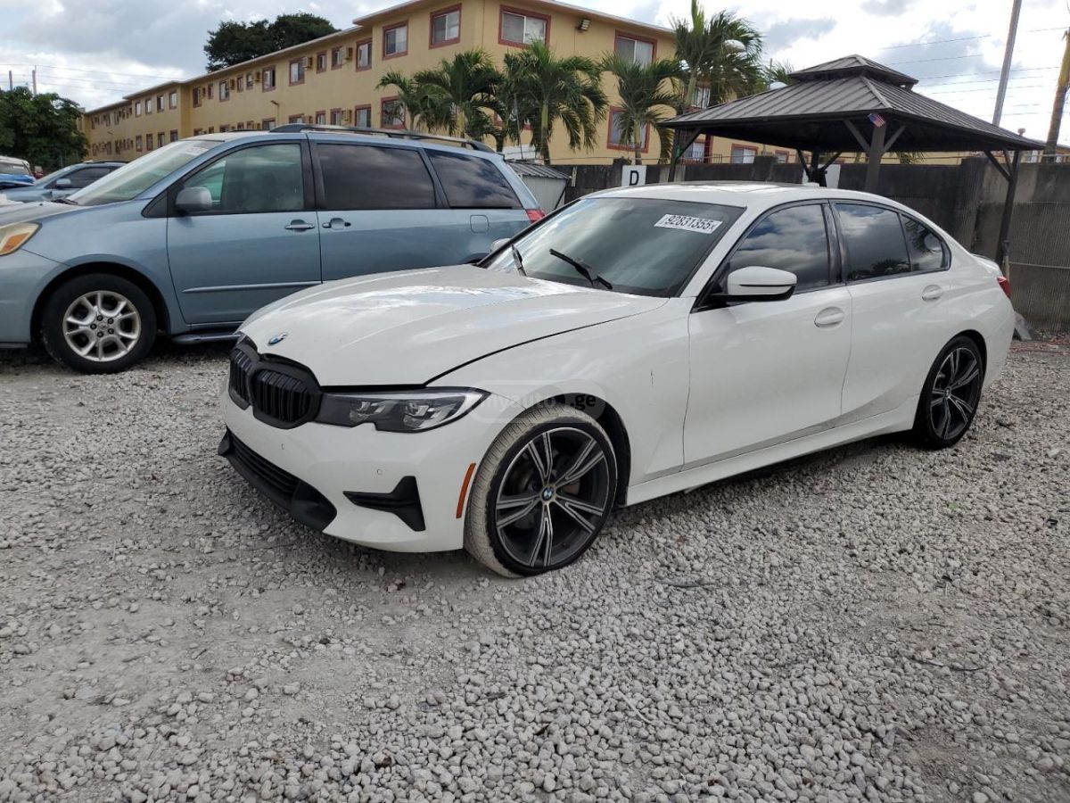 BMW 330 - фото 1