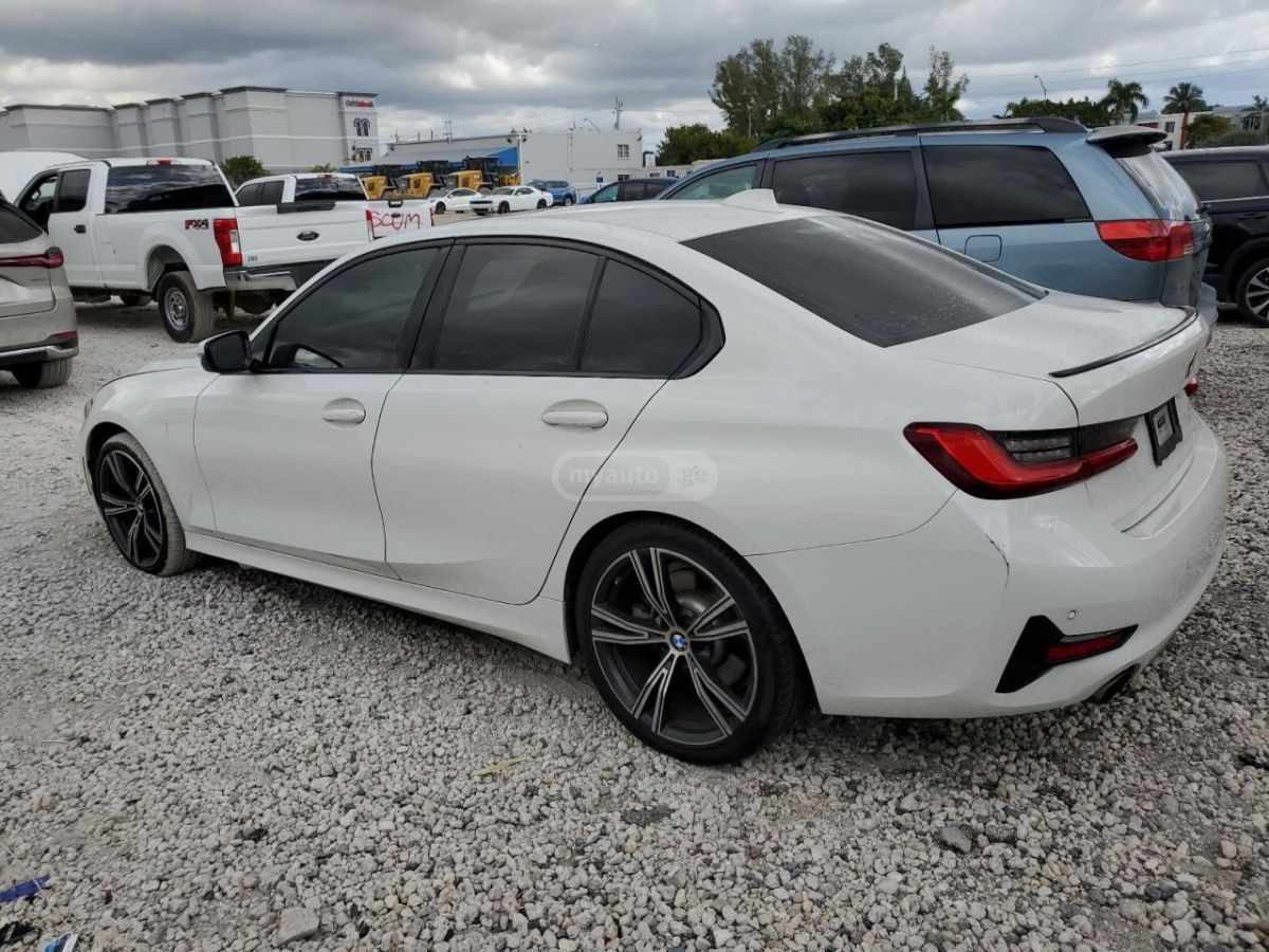 BMW 330 - фото 2