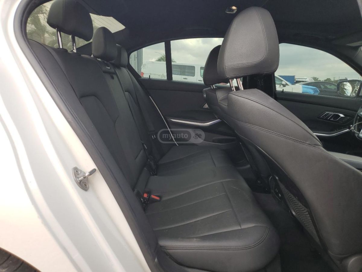 BMW 330 - фото 9