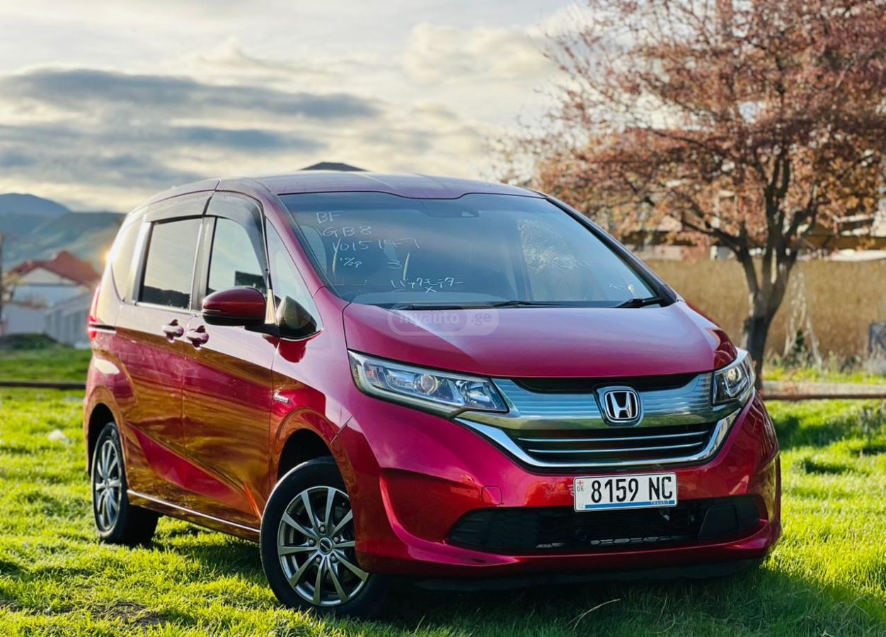 Honda Freed - фото 2