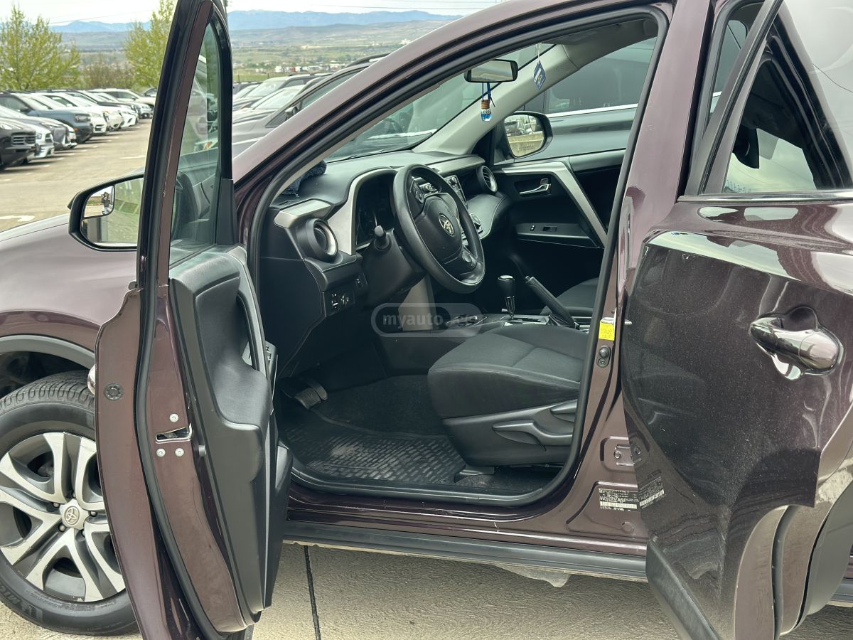Toyota RAV 4 - фото 3
