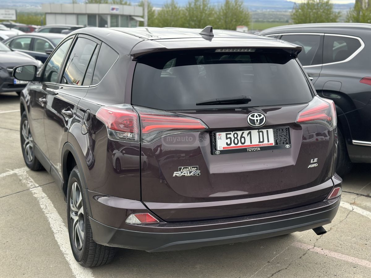 Toyota RAV 4 - фото 6