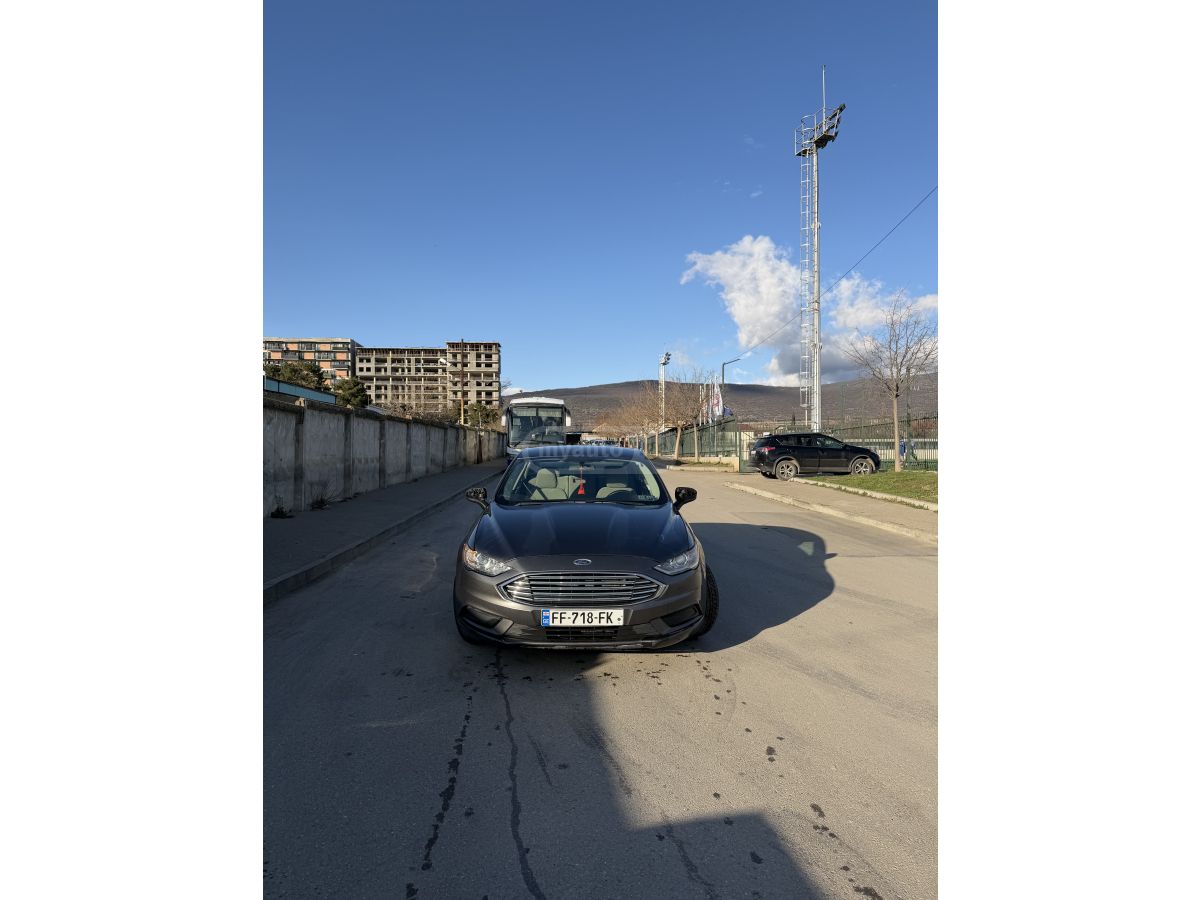 Ford Fusion - фото 1