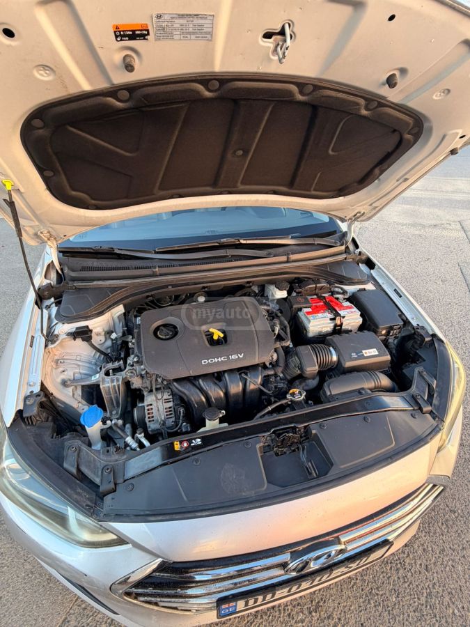 Hyundai Elantra - фото 7