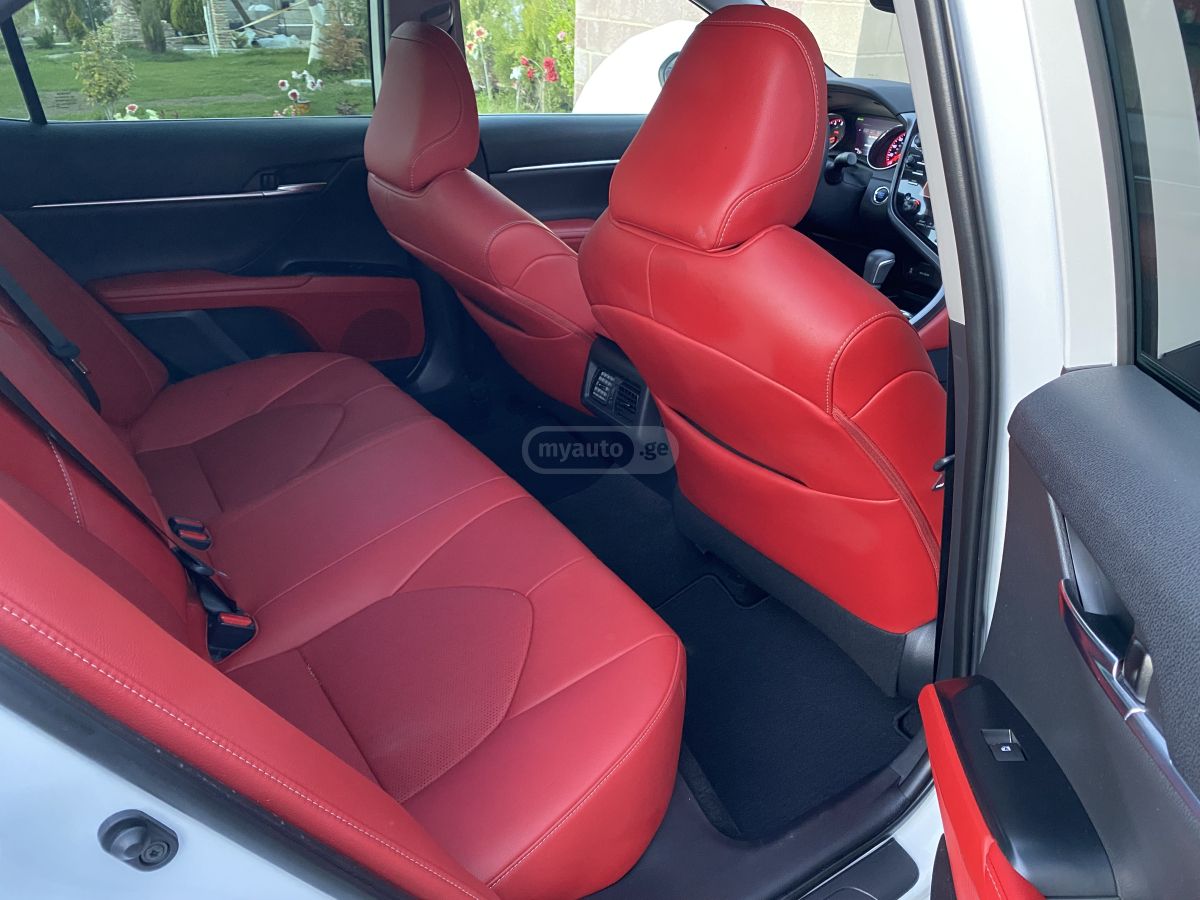 Toyota Camry - фото 9