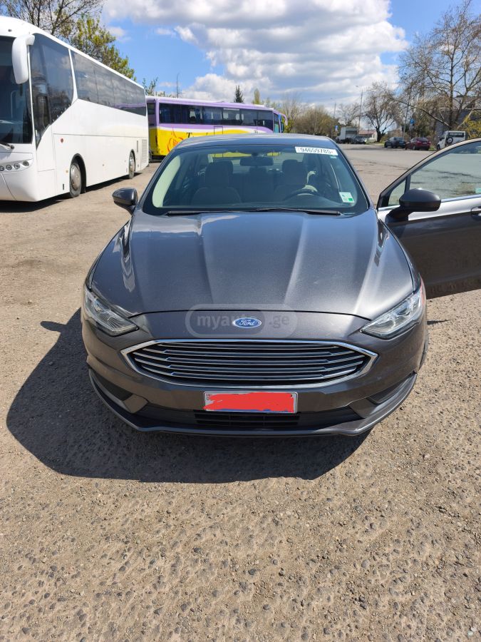 Ford Fusion - фото 1