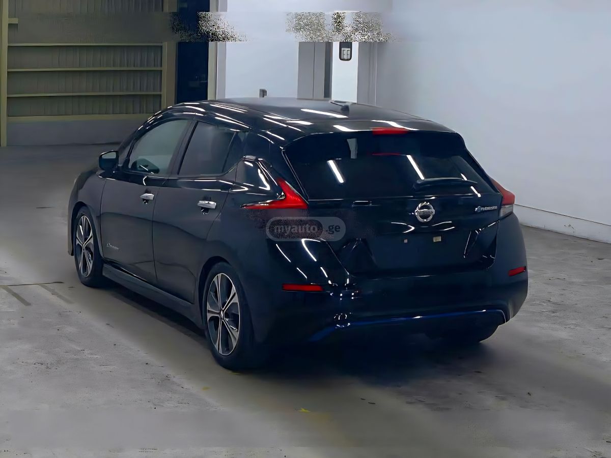 Nissan Leaf - фото 2