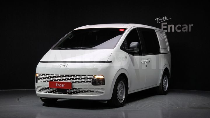 Hyundai Staria - фото 1