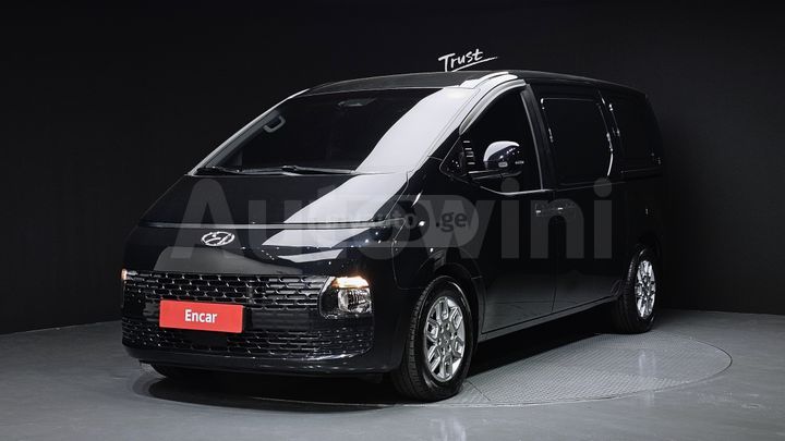 Hyundai Staria - фото 1