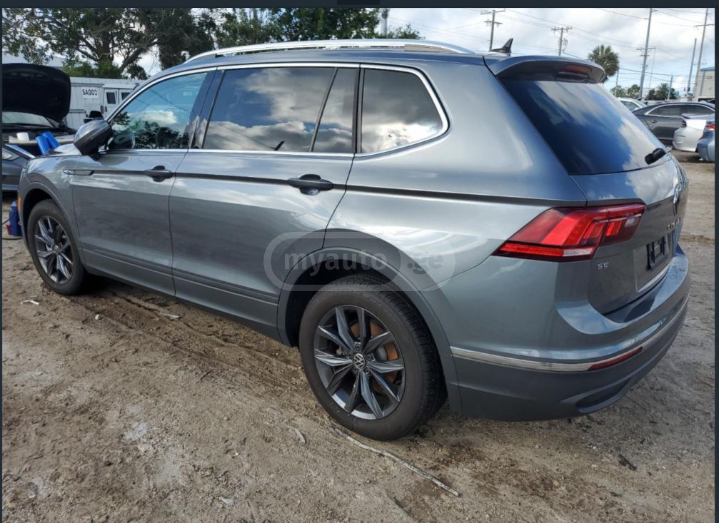 Volkswagen Tiguan - фото 2