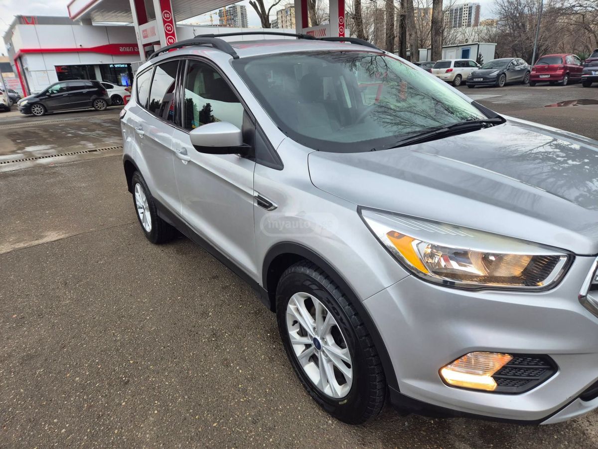 Ford Escape - фото 6