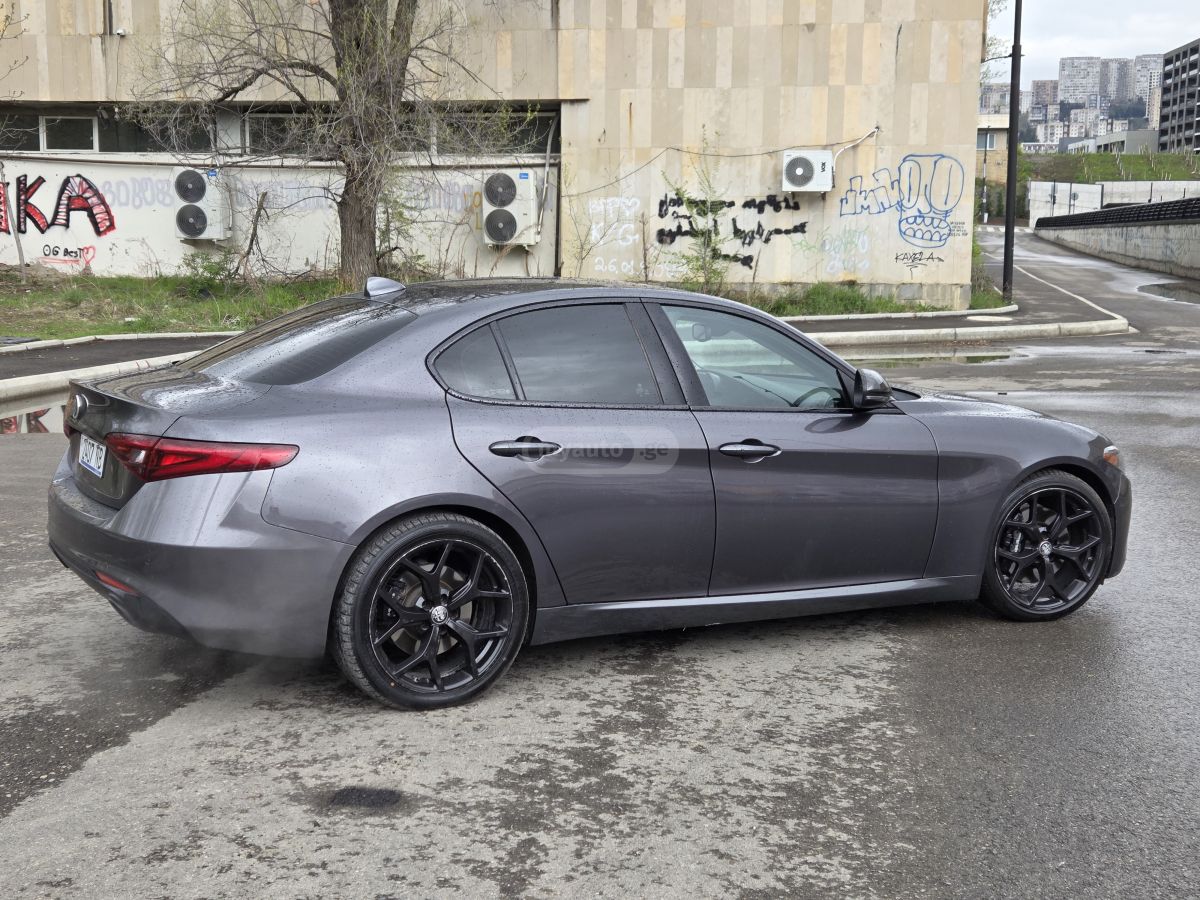 Alfa Romeo Giulia - фото 4